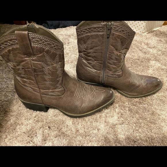 coconuts trigger cowboy boot